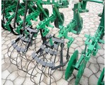 Артикул Культиватор междурядный КРНС «Корммаш» предназначен для междурядной обработки и подкормки 12-рядных посевов свеклы, сои и других пропашных культур, высеянных с междурядьем 45 см, во всех почвенно-климатических зонах России. — KRNS_5_42