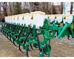 Артикул Культиватор навесной для высокостебельных культур КРН-4.4К «Корммаш» используется для междурядной обработки посевов пропашных культур, высеянных с междурядьями в 70 см. — 